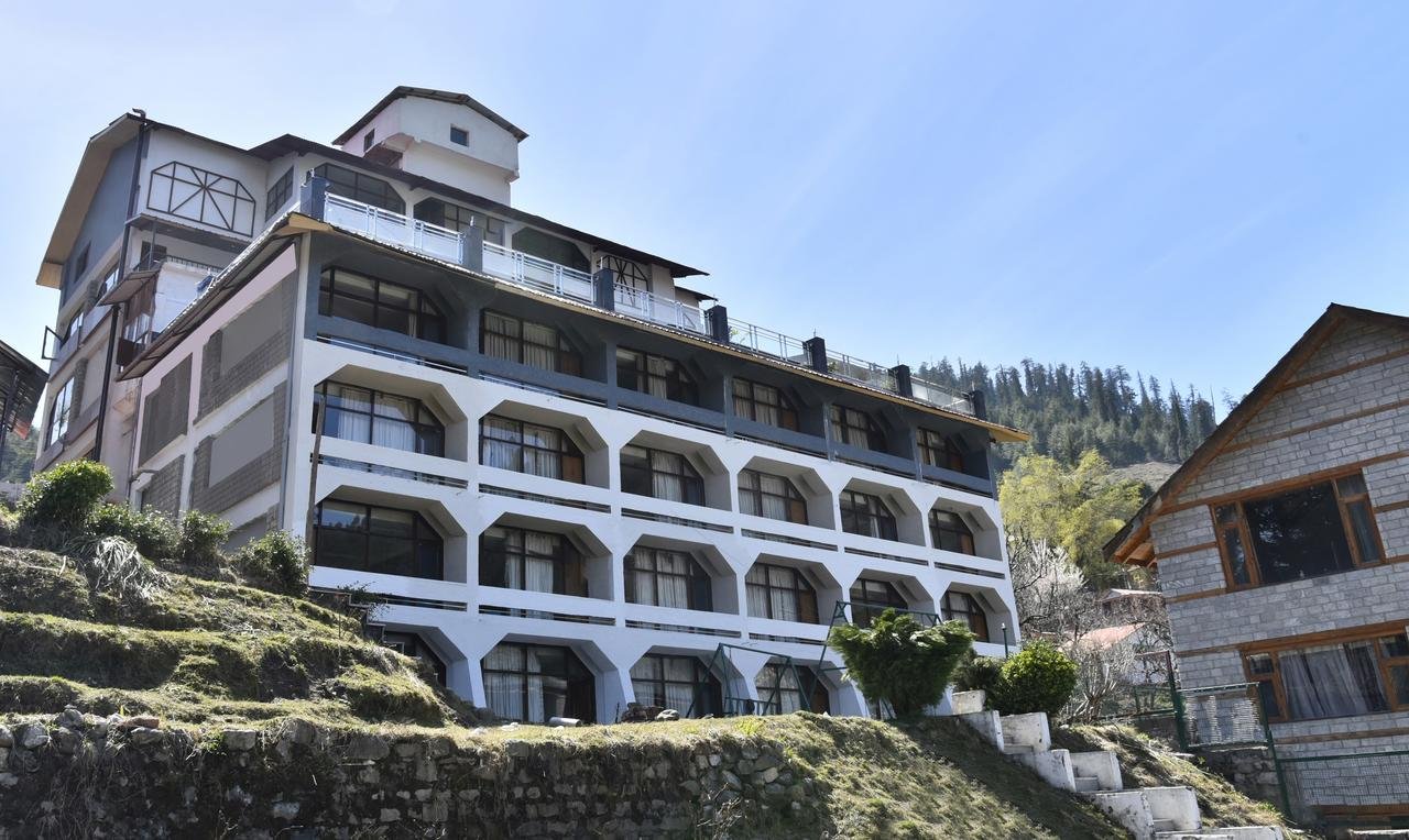 Hotel Snowcrests Manor Manali, Himachal Pradesh